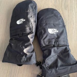 North face size large youth gloves